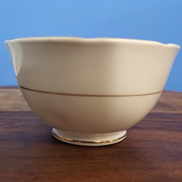 ROYAL GRAFTON Fine Bone China Cup and Saucer Blue White w/ Gold Filagree England - Picture 9 of 16